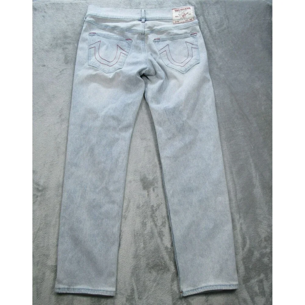 True Religion Geno Jeans Men's 34 (Fits 32x30) Relaxed Slim Fit Light Wash Blue